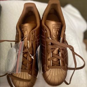 Adidas Superstar J Copper Tennis shoes